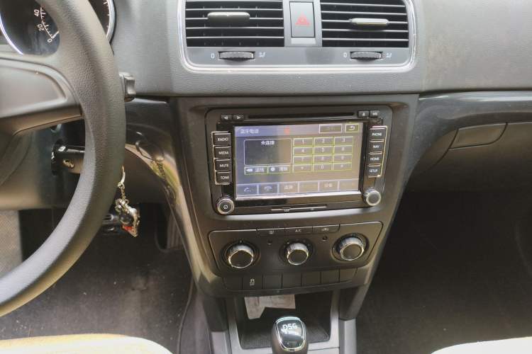 Used Skoda Yeti 2016 1.4TSI DSG Advanced Edition Audio And AC Panel