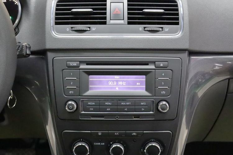 Used Skoda Yeti 2016 1.4TSI DSG Advanced Edition Audio And AC Panel