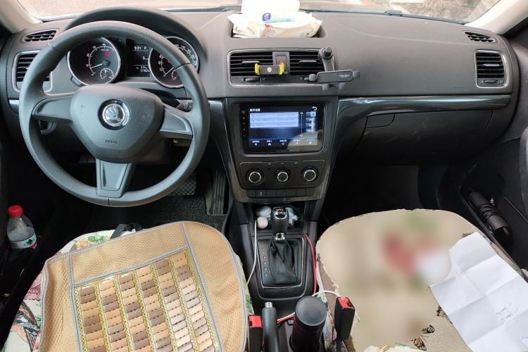 Used Skoda Yeti 2016 1.4TSI DSG Advanced Edition Center Console