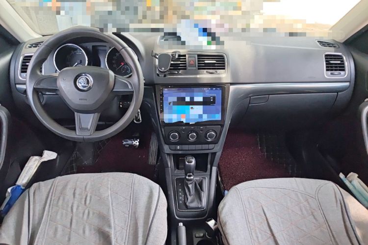 Used Skoda Yeti 2016 1.4TSI DSG Advanced Edition Center Console