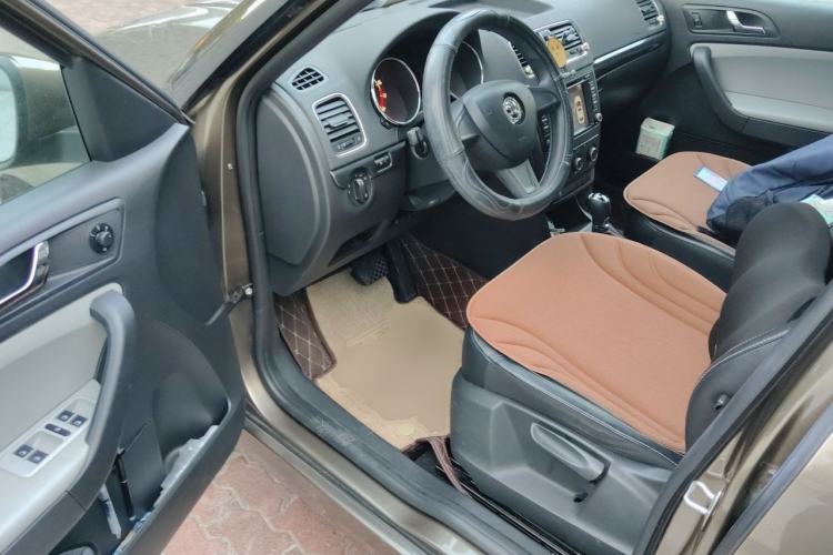 Used Skoda Yeti 2016 1.4TSI DSG Advanced Edition Driver Seat