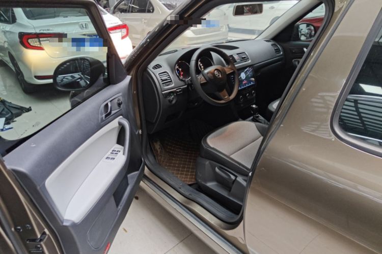 Used Skoda Yeti 2016 1.4TSI DSG Advanced Edition Driver Seat