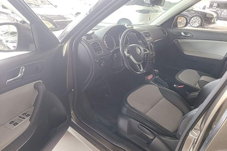 Used Skoda Yeti 2016 1.4TSI DSG Style Edition Driver Seat