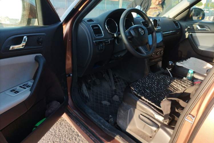 Used Skoda Yeti 2016 1.6L Manual Front-Wheel-Drive Version Driver Seat
