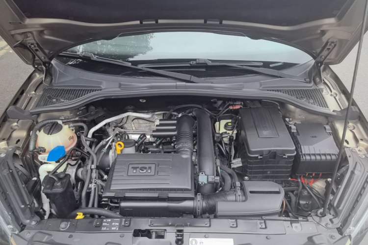Used Skoda Yeti 2016 1.4TSI DSG Advanced Edition Engine Bay