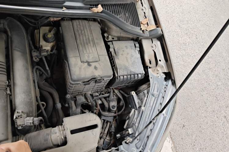Used Skoda Yeti 2016 1.4TSI DSG Advanced Edition Engine Bay Left