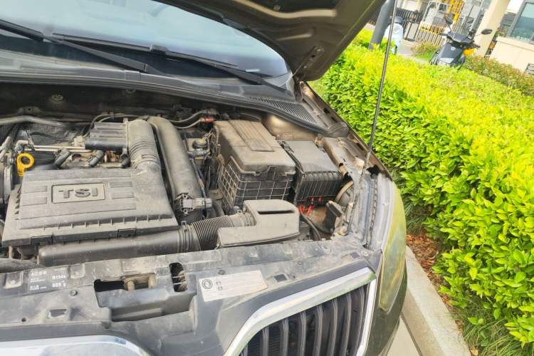 Used Skoda Yeti 2016 1.4TSI DSG Advanced Edition Engine Bay Left