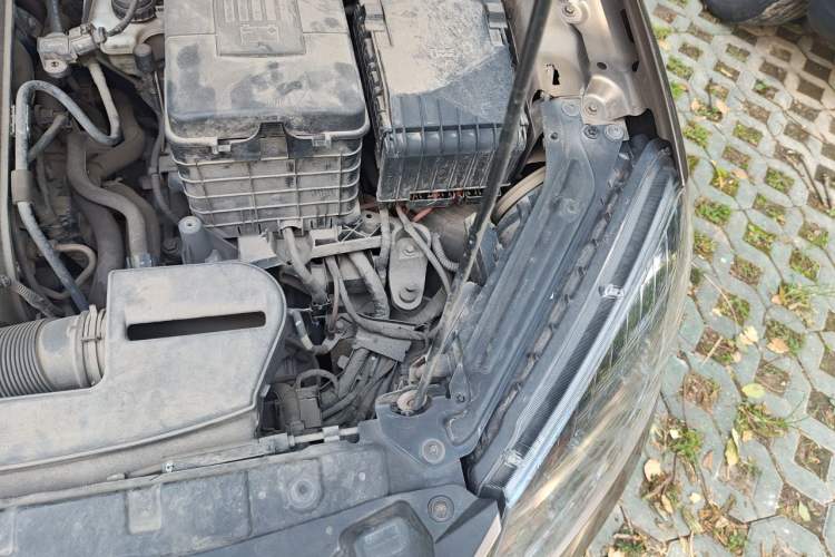 Used Skoda Yeti 2016 1.4TSI DSG Style Edition Engine Bay Left