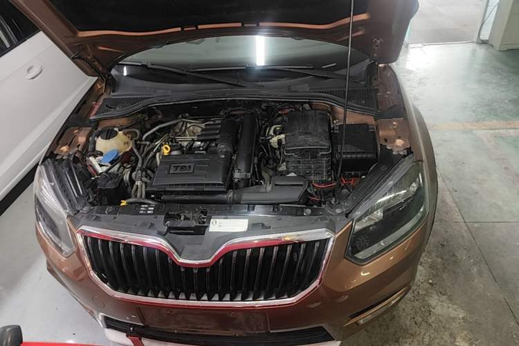 Used Skoda Yeti 2016 1.4TSI DSG Advanced Edition Engine Bay