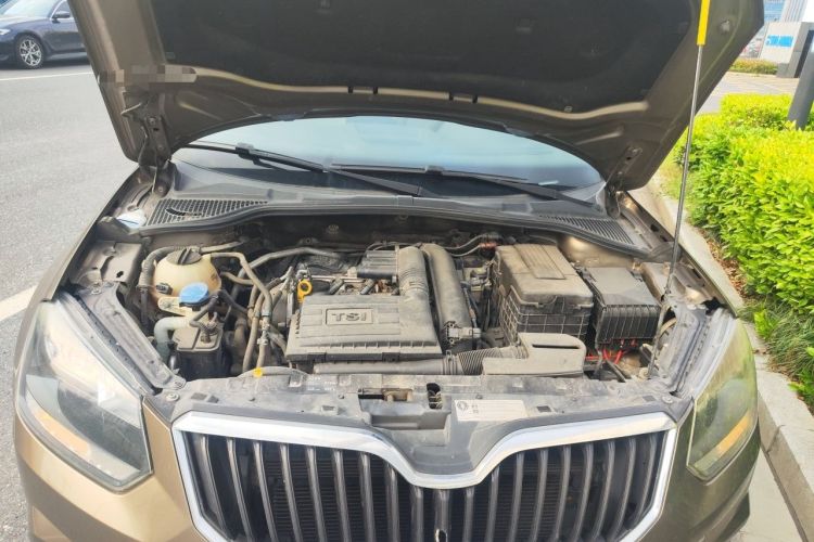 Used Skoda Yeti 2016 1.4TSI DSG Advanced Edition Engine Bay