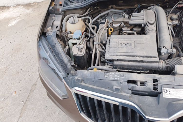 Used Skoda Yeti 2016 1.4TSI DSG Advanced Edition Engine Bay Right