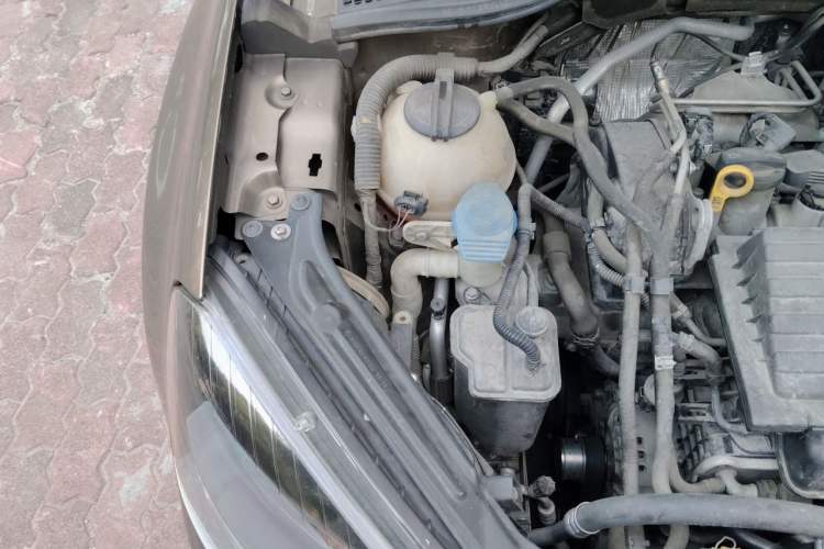 Used Skoda Yeti 2016 1.4TSI DSG Advanced Edition Engine Bay Right
