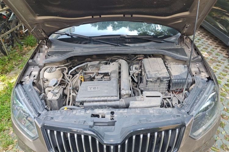 Used Skoda Yeti 2016 1.4TSI DSG Style Edition Engine Bay