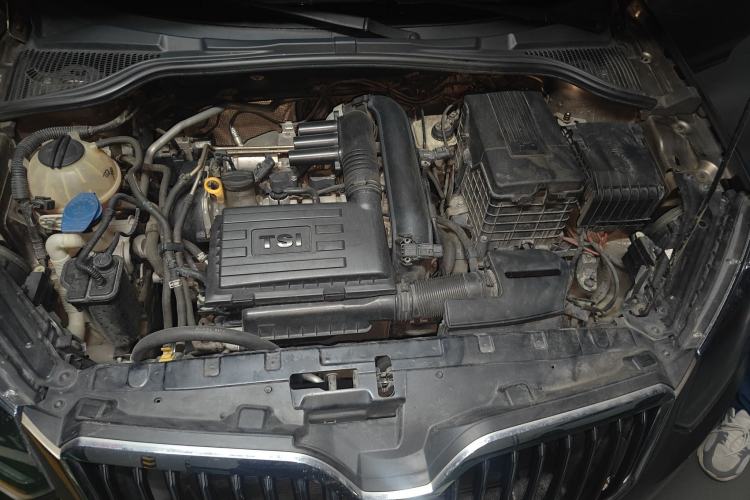 Used Skoda Yeti 2016 1.4TSI DSG Advanced Edition Engine Bay