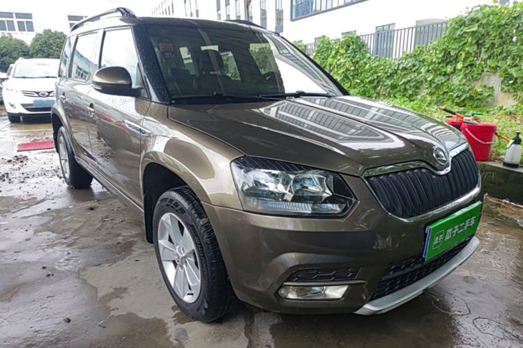 Used Skoda Yeti 2016 1.4TSI DSG Advanced Edition Front Right 45 Deg