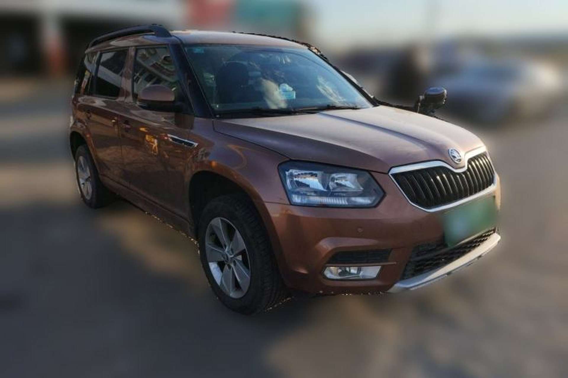 Used Skoda Yeti 2016 1.6L Manual Front-Wheel-Drive Version Front Right 45 Deg
