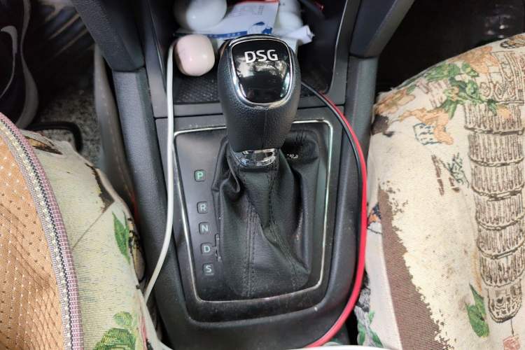 Used Skoda Yeti 2016 1.4TSI DSG Advanced Edition Gear Lever