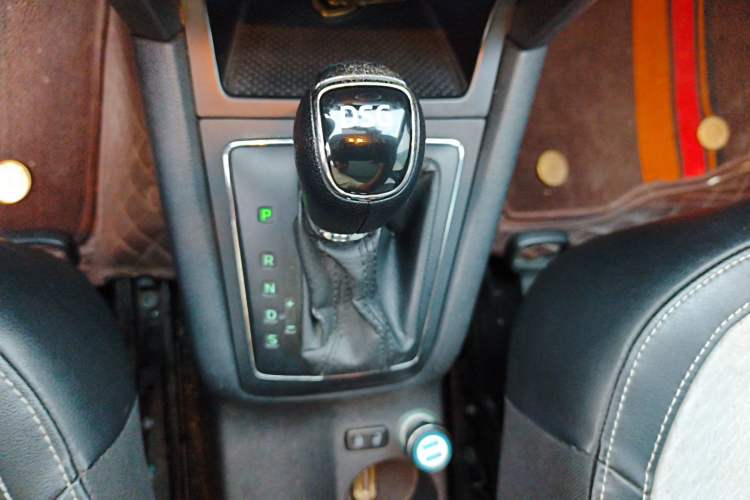 Used Skoda Yeti 2016 1.4TSI DSG Advanced Edition Gear Lever