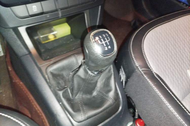 Used Skoda Yeti 2016 1.4TSI Manual Entry-Level Model Gear Lever