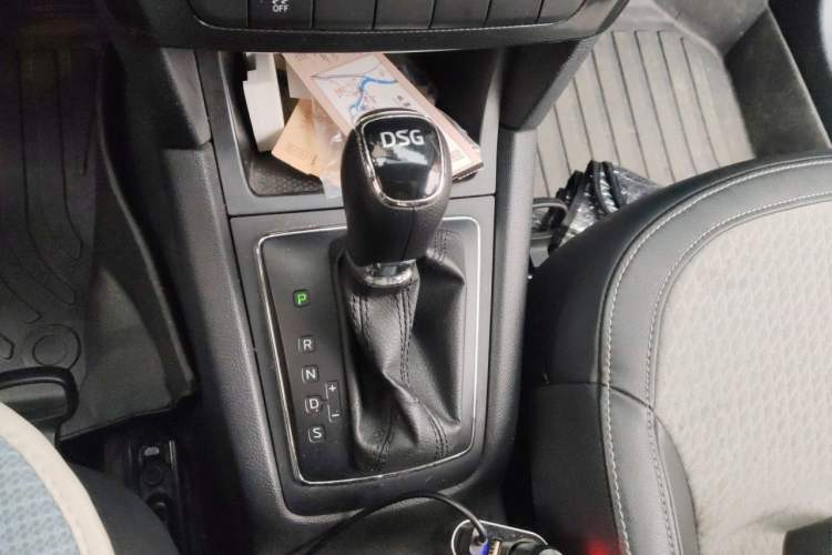 Used Skoda Yeti 2016 1.4TSI DSG Advanced Edition Gear Lever