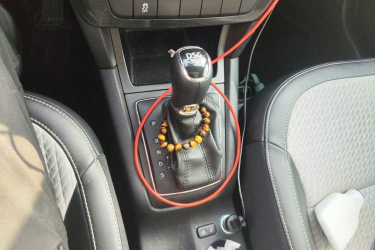 Used Skoda Yeti 2016 1.4TSI DSG Advanced Edition Gear Lever