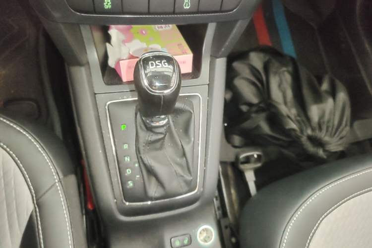 Used Skoda Yeti 2016 1.4TSI DSG Style Edition Gear Lever