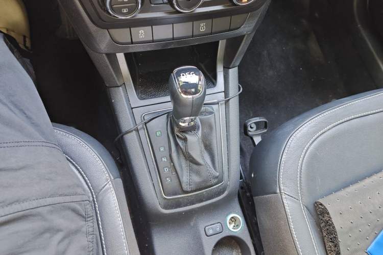Used Skoda Yeti 2016 1.4TSI DSG Style Edition Gear Lever