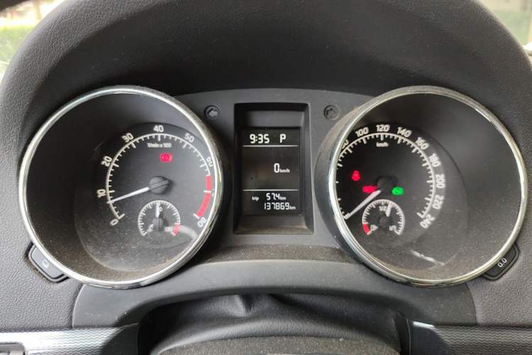 Used Skoda Yeti 2016 1.4TSI DSG Advanced Edition Instrument Cluster