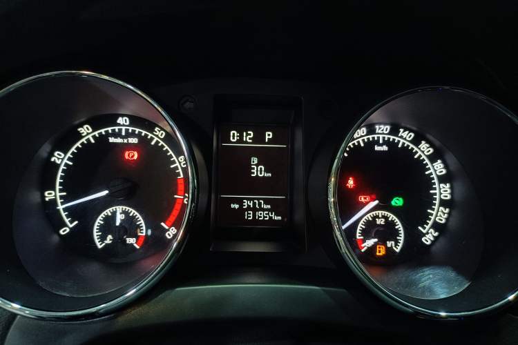 Used Skoda Yeti 2016 1.4TSI DSG Advanced Edition Instrument Cluster