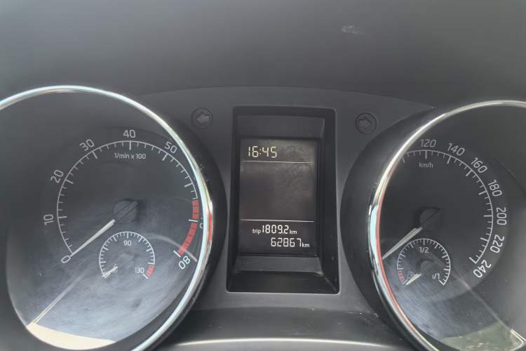 Used Skoda Yeti 2016 1.4TSI DSG Advanced Edition Instrument Cluster