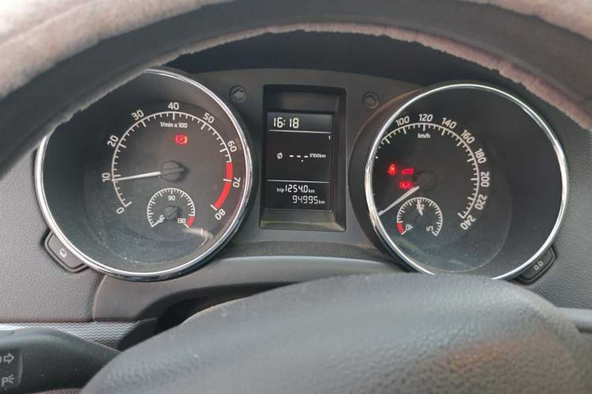 Used Skoda Yeti 2016 1.6L Manual Front-Wheel-Drive Version Instrument Cluster