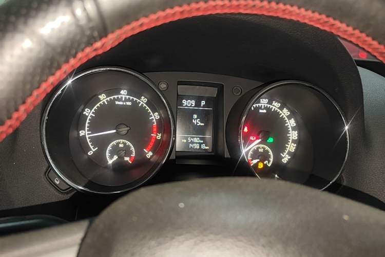 Used Skoda Yeti 2016 1.4TSI DSG Advanced Edition Instrument Cluster