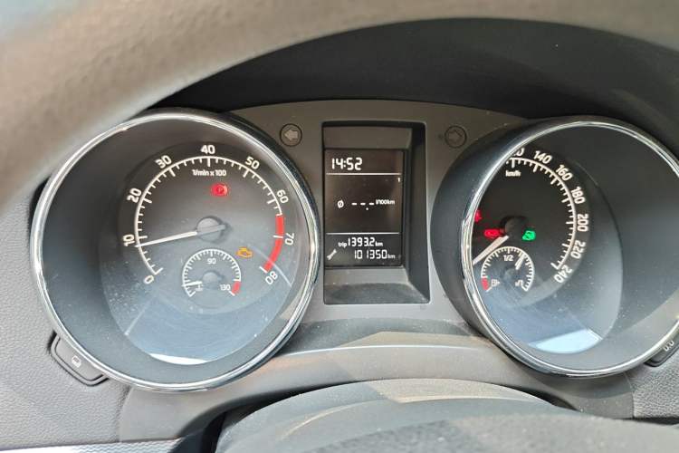 Used Skoda Yeti 2016 1.4TSI DSG Advanced Edition Instrument Cluster