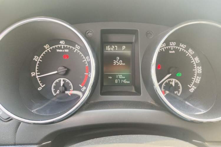 Used Skoda Yeti 2016 1.4TSI DSG Advanced Edition Instrument Cluster