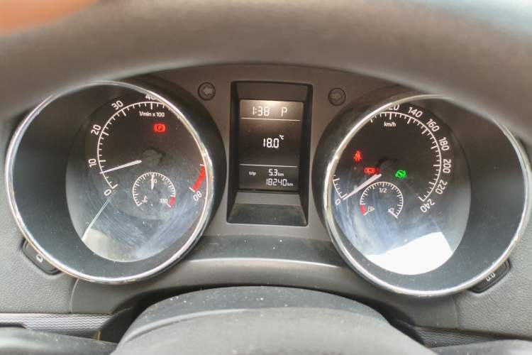 Used Skoda Yeti 2016 1.4TSI DSG Advanced Edition Instrument Cluster