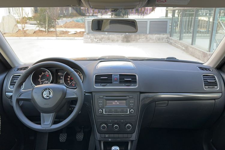 Used Skoda Yeti 2016 1.4TSI Manual Entry-Level Model Interior 1