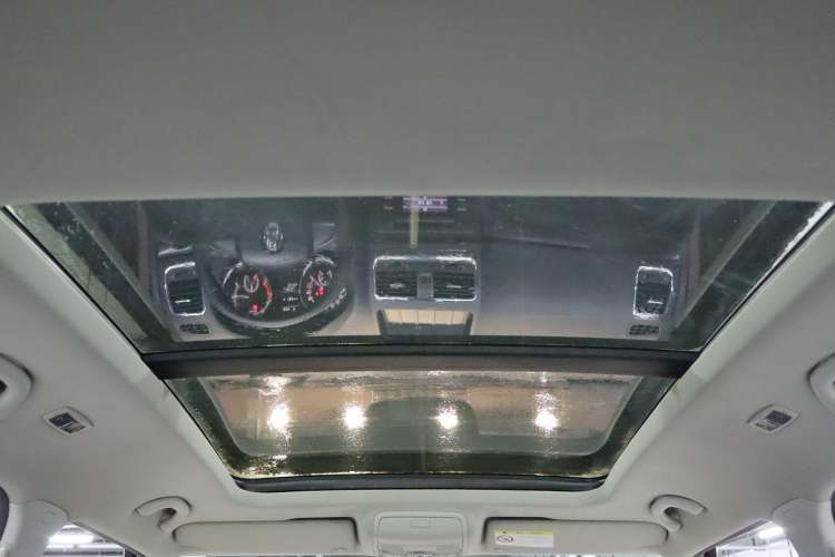 Used Skoda Yeti 2016 1.4TSI DSG Advanced Edition Interior 10