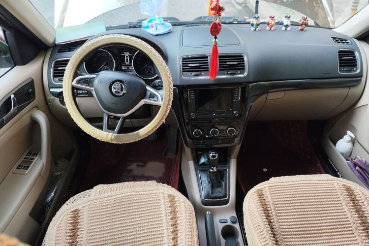 Used Skoda Yeti 2016 1.4TSI DSG Style Edition Interior 2