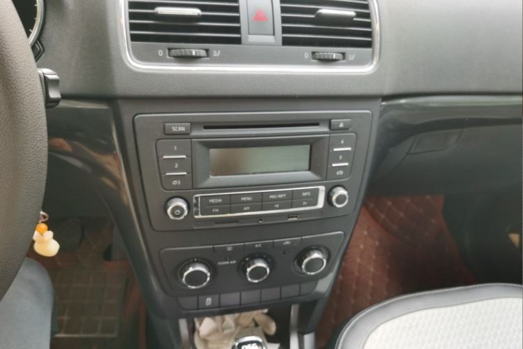 Used Skoda Yeti 2016 1.4TSI DSG Advanced Edition Interior 2