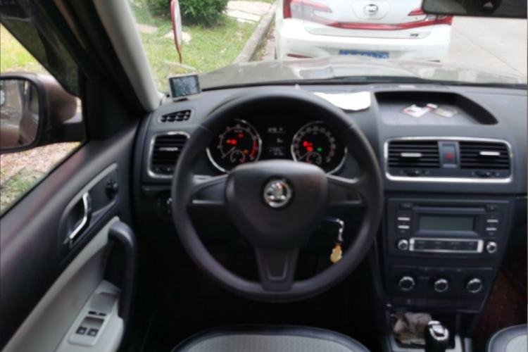 Used Skoda Yeti 2016 1.4TSI DSG Advanced Edition Interior 3