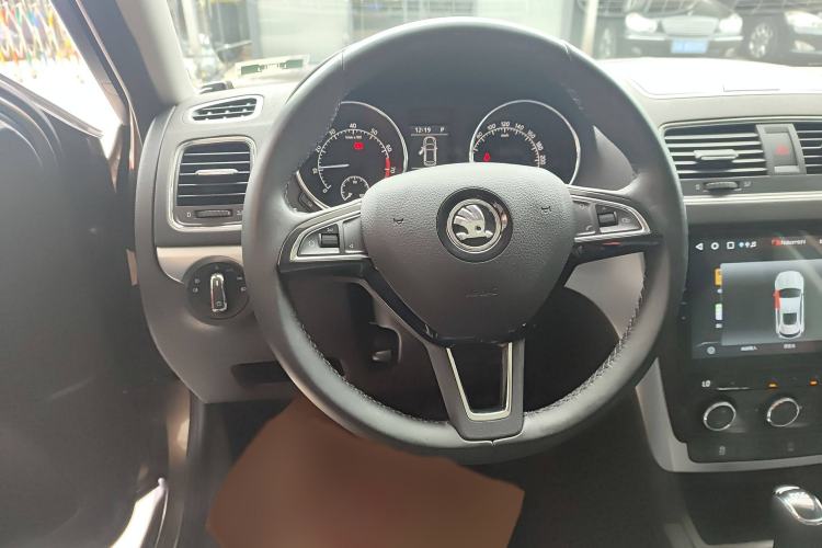Used Skoda Yeti 2016 1.4TSI DSG Prestige Edition Interior 4