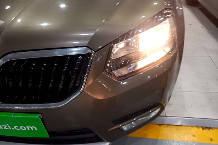Used Skoda Yeti 2016 1.4TSI DSG Advanced Edition Left Front Headlight