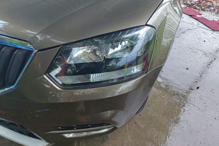 Used Skoda Yeti 2016 1.4TSI DSG Advanced Edition Left Front Headlight