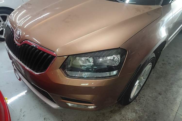 Used Skoda Yeti 2016 1.4TSI DSG Advanced Edition Left Front Headlight