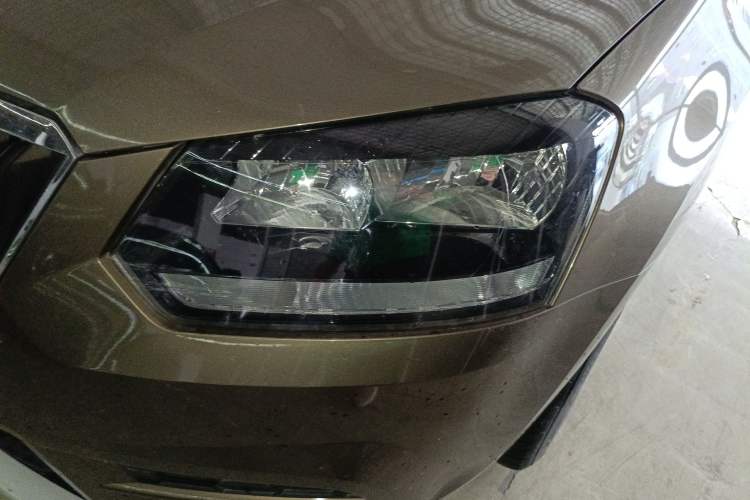 Used Skoda Yeti 2016 1.4TSI DSG Advanced Edition Left Front Headlight
