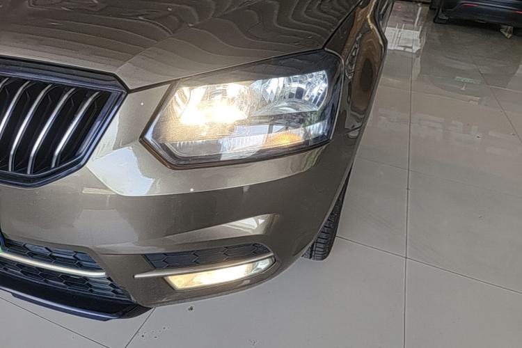 Used Skoda Yeti 2016 1.4TSI DSG Style Edition Left Front Headlight