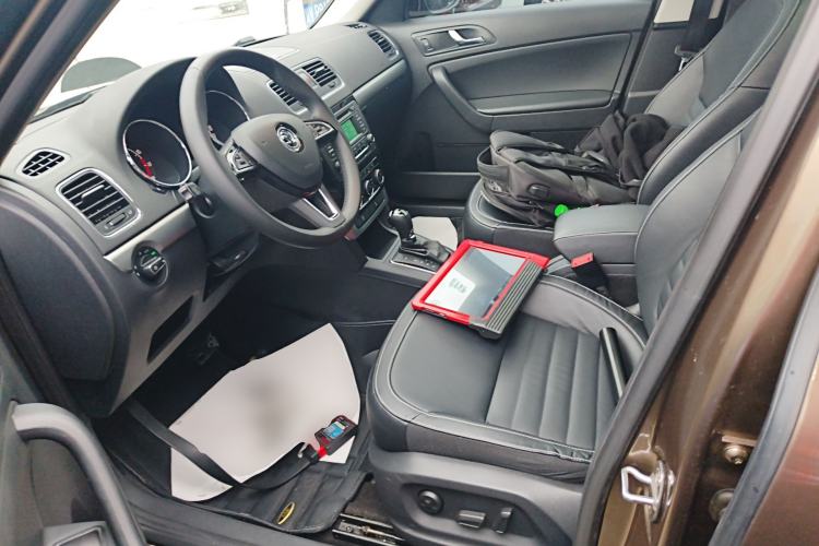 Used Skoda Yeti 2016 1.4TSI DSG Prestige Edition Left Front Seat