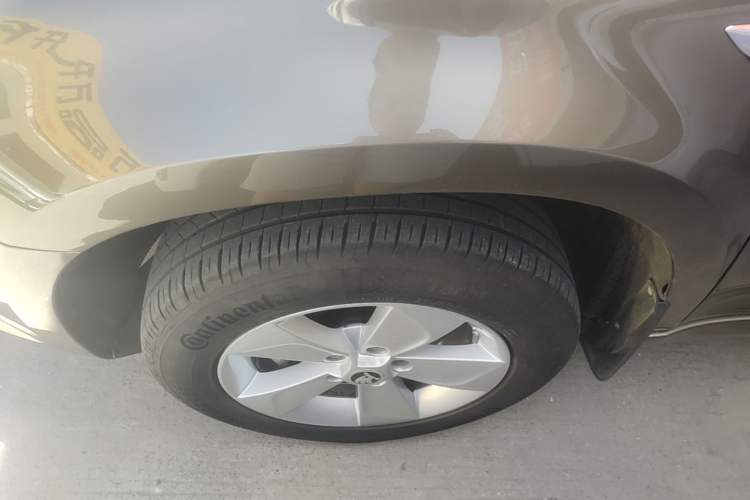 Used Skoda Yeti 2016 1.4TSI DSG Advanced Edition Left Front Wheel Hub