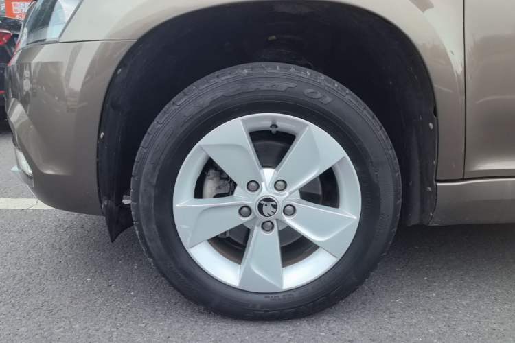 Used Skoda Yeti 2016 1.4TSI DSG Advanced Edition Left Front Wheel Hub