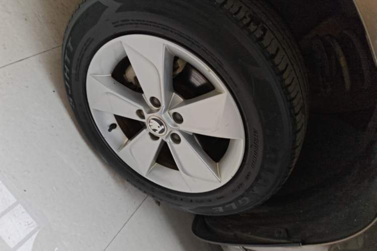 Used Skoda Yeti 2016 1.4TSI DSG Advanced Edition Left Front Wheel Hub